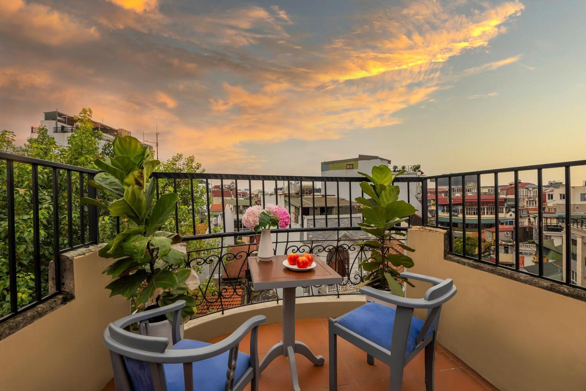 Queen Cafe Hotel & Pub Hanoi Zewnętrze zdjęcie