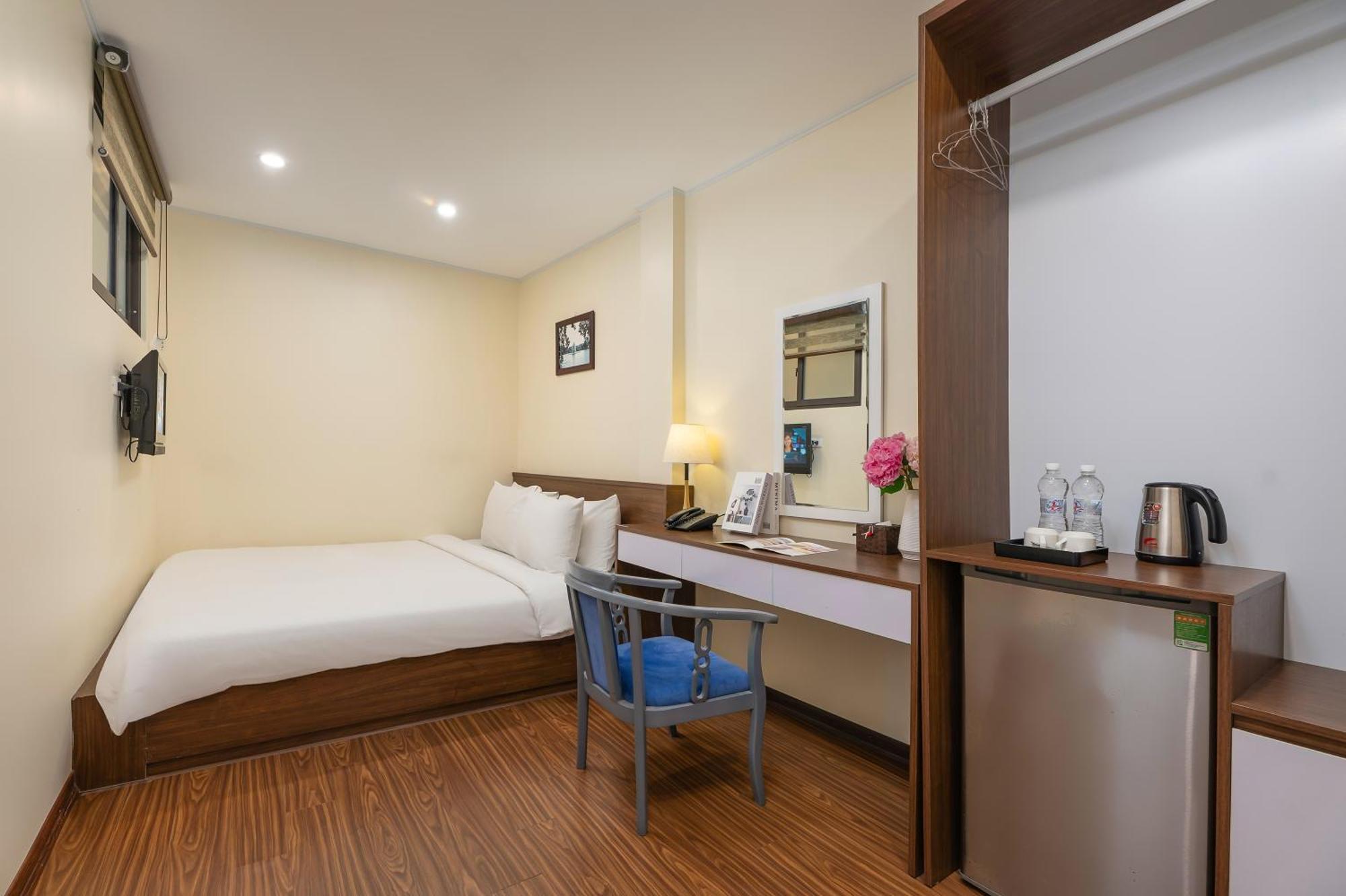 Queen Cafe Hotel & Pub Hanoi Zewnętrze zdjęcie